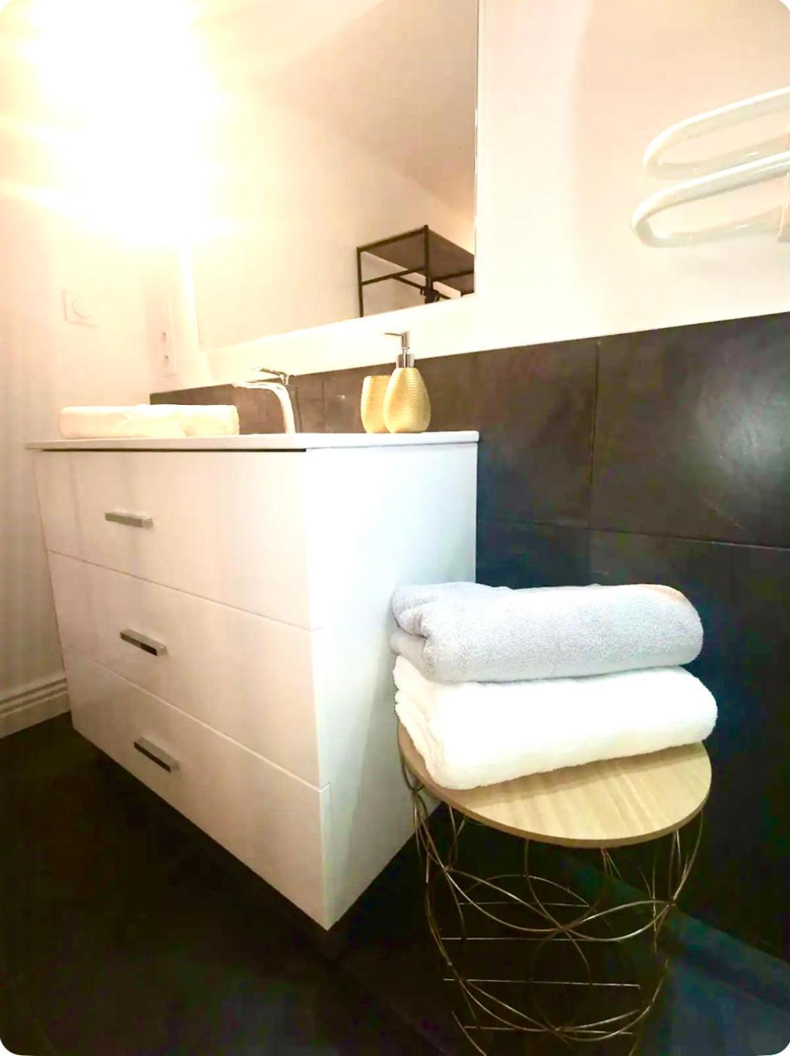 Appart-One Terrasse Jacuzzi Parking Carcassonne Exterior foto