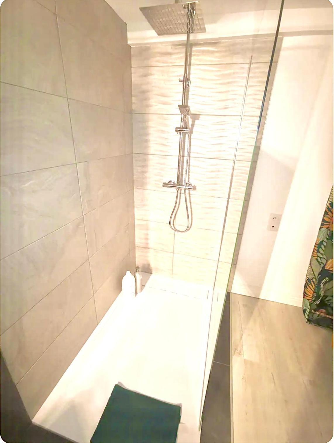 Appart-One Terrasse Jacuzzi Parking Carcassonne Exterior foto